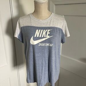 Nike Blue and Gray Women’s T- Shirt large